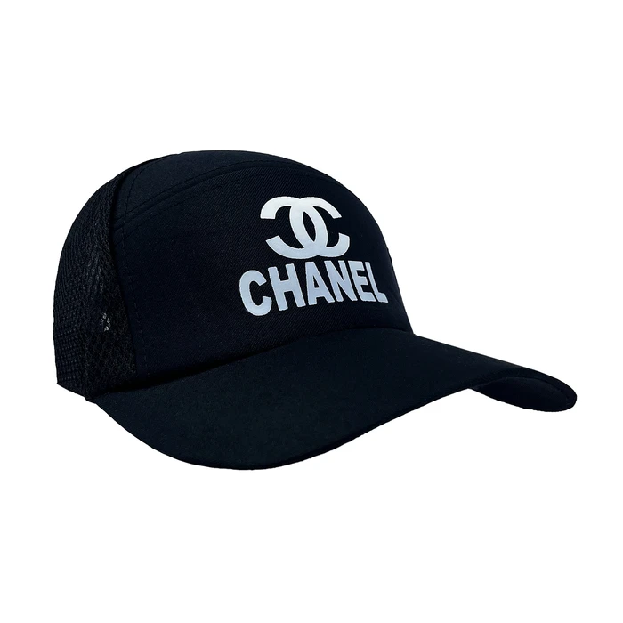 کلاه جلو تلوزیونی پشت تور Chanel